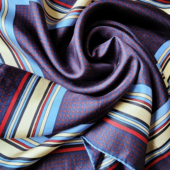 Christian Dior Silk Bandana Small - Picture 10 of 11